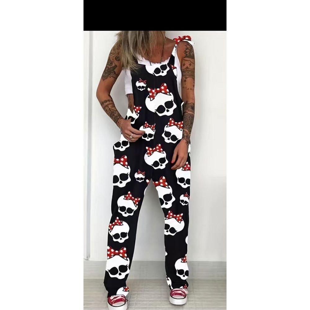 Cute bandanna, skull-girl, overalls with pockets ￼size 4x (20)